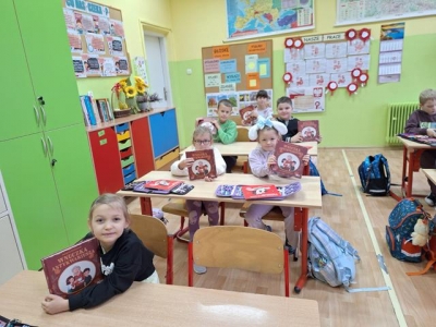 MAŁA KSIĄŻKA - WIELKI CZŁOWIEK