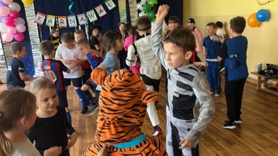 Karnawałowa zabawa klas 1-3 w naszej szkole