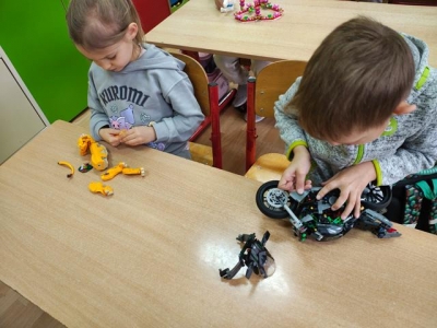 LEGO - UCZY I BAWI