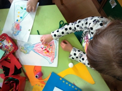 Wiosna w kolorowej sukience