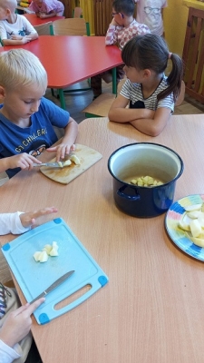 dzien jabłka
